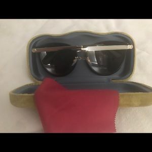Gucci polorized sun glasses